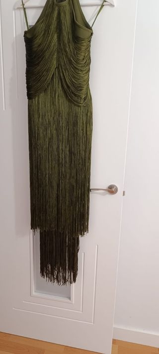 Vestido de fiesta con flecos