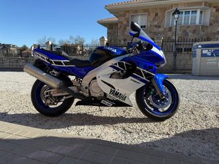 YAMAHA YZF1000 THUNDERACE