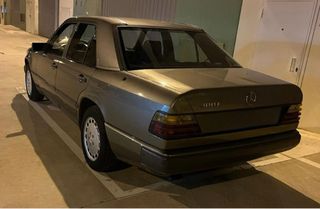 Mercedes-Benz Clase E 1986