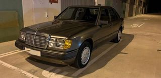 Mercedes-Benz Clase E 1986