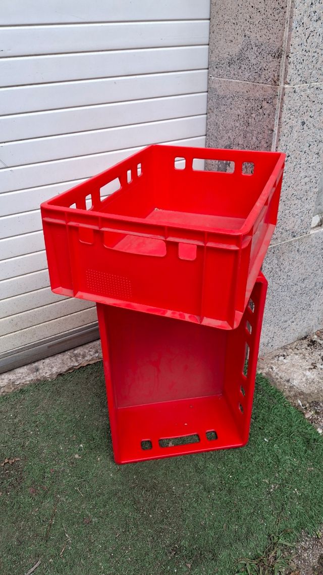 Caja de plástico roja para hostelería 60x40x20