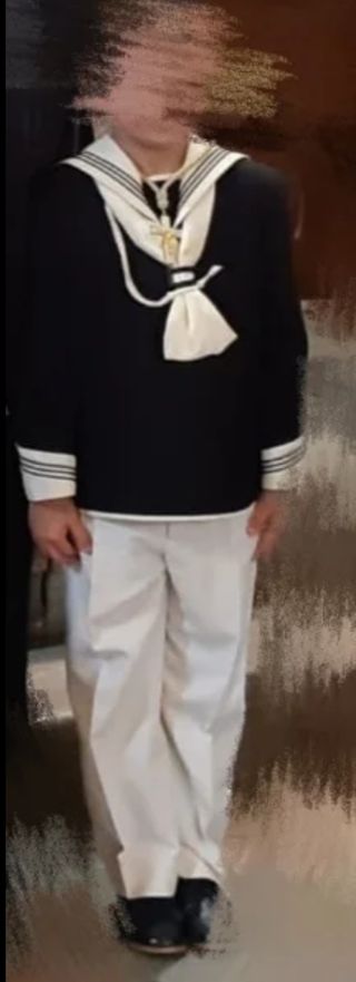 Traje de comunión niño, color azul marino y crema.