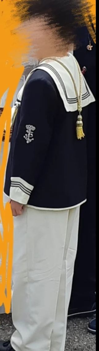 Traje de comunión niño, color azul marino y crema.