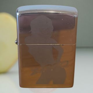 Encendedor Zippo – Grabado Figura Femenina ★ 