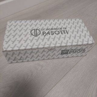 Manillas de puerta nuevas+ la de entrada. 7 juegos