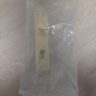 Manillas de puerta nuevas+ la de entrada. 7 juegos