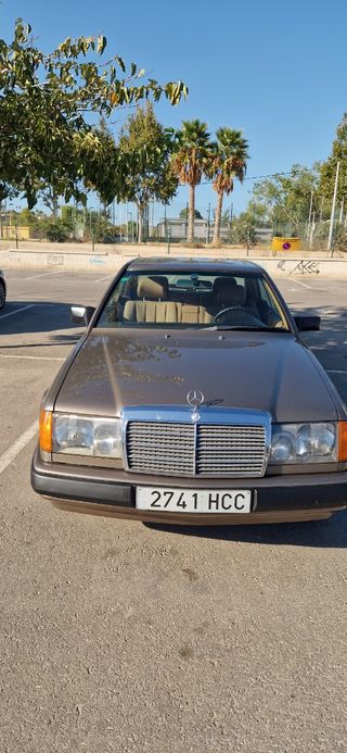 Mercedes-Benz 230 1988