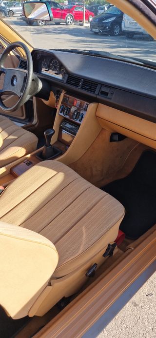 Mercedes-Benz 230 1988