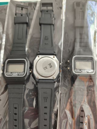 Lote 10 relojes estilo vintage. Nuevos. 