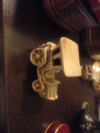 Macchina vintage in ceramica