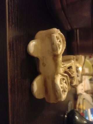 Macchina vintage in ceramica