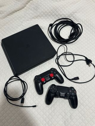 PS4 Slim Negra + 2 Mandos + Far Cry 6