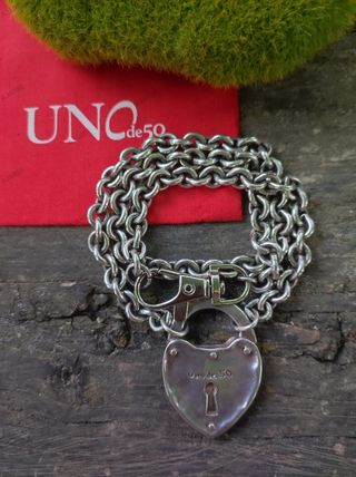 Collar/ Pulsera Uno de 50