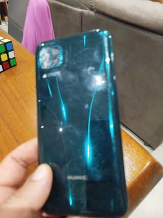    2 Telefoni  rotto nero un lg e uno Huawei 