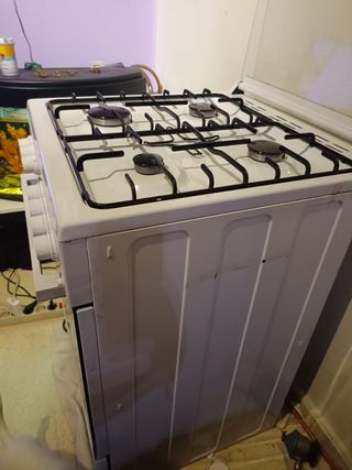 Cocina de gas con horno marca beko