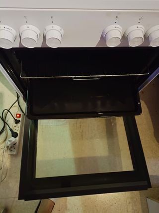 Cocina de gas con horno marca beko