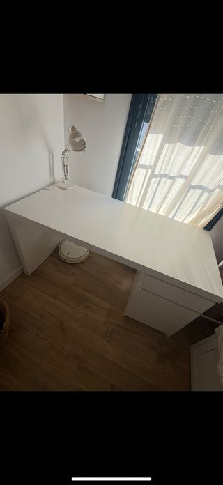 Escritorio IKEA blanco con cajonera
