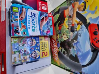 Nintendo Switch con giochi Sports e Mario Maker 2