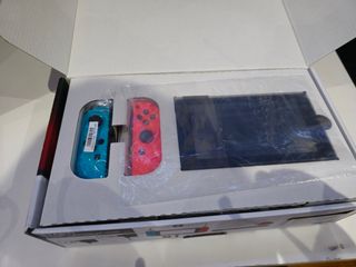 Nintendo Switch con giochi Sports e Mario Maker 2