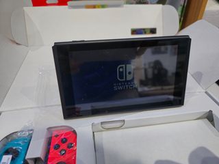 Nintendo Switch con giochi Sports e Mario Maker 2