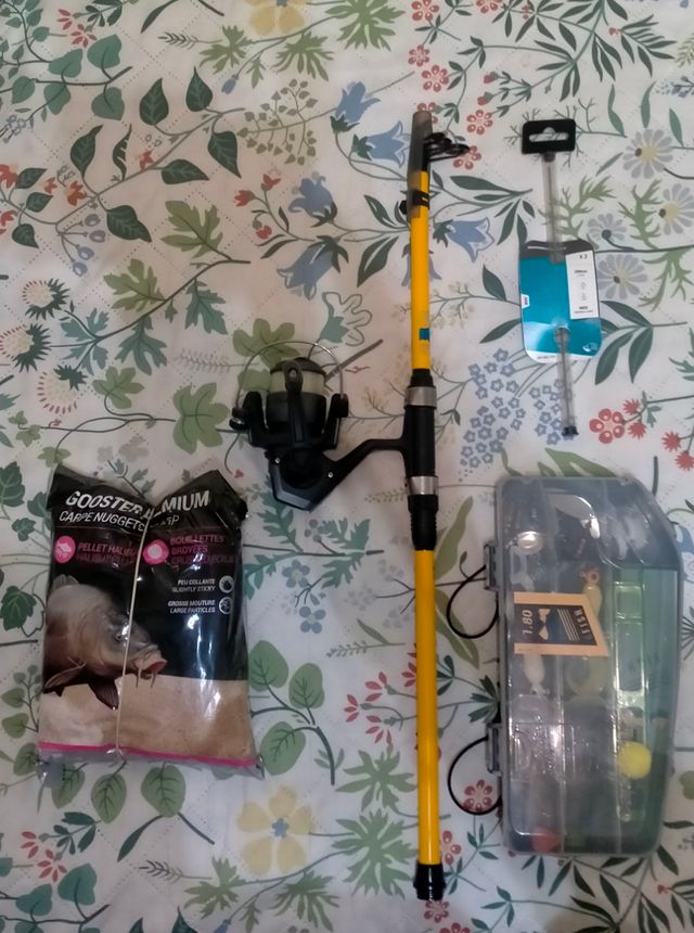 Caña de pescar y carrete nuevos