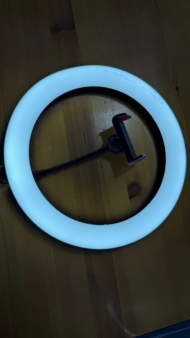 Aro de luz con soporte para móvil