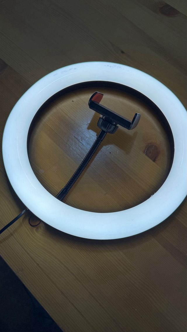 Aro de luz con soporte para móvil