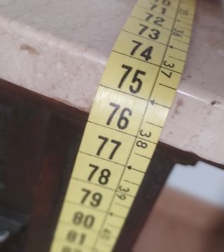 2 sillas y mesa Vintage de madera y mármol