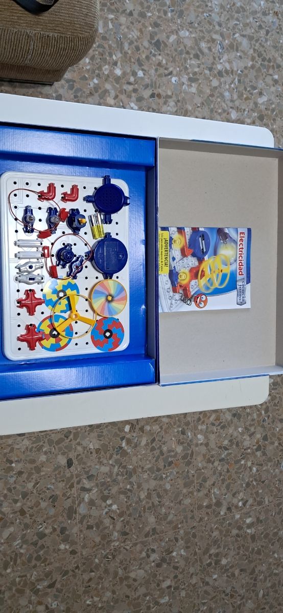 2 juguetes de electricidad