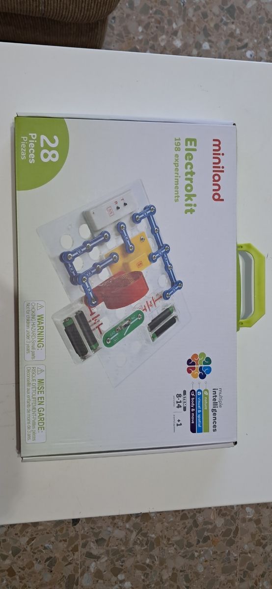 2 juguetes de electricidad