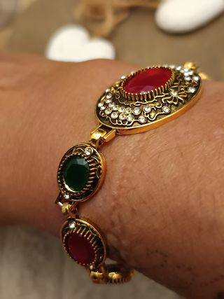 Pulsera Preciosa con Piedras Rojas y Verdes
