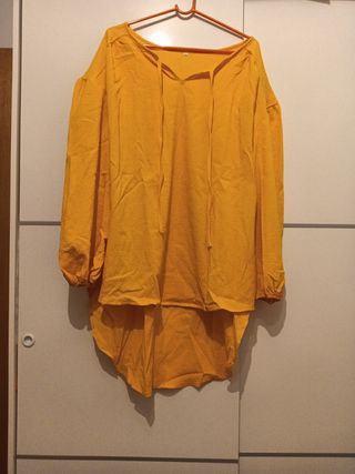 Blusa amarilla manga larga talla XL