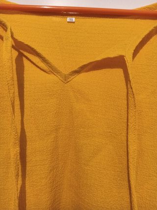 Blusa amarilla manga larga talla XL