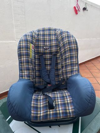 Sillita de coche a cuadros