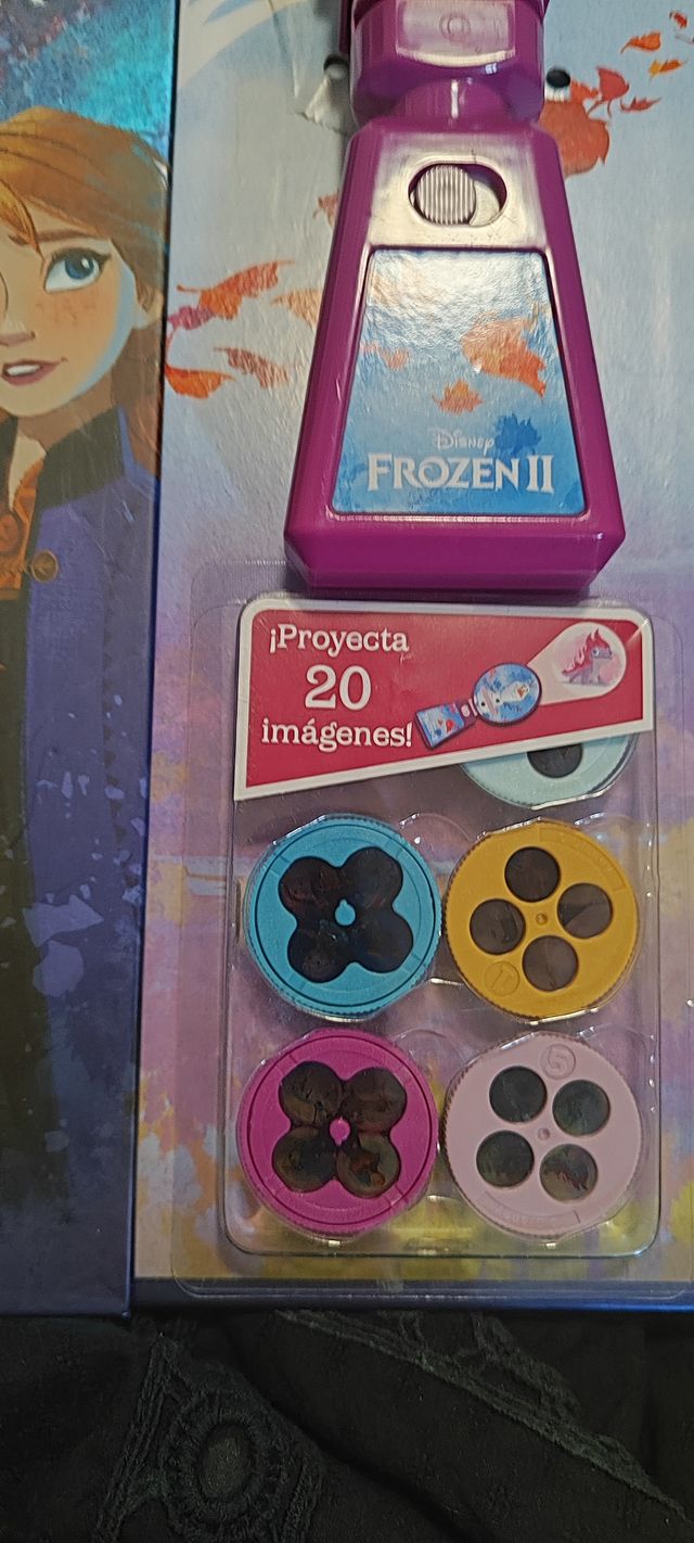 Frozen II: Cine en Casa Cuento y Proyector