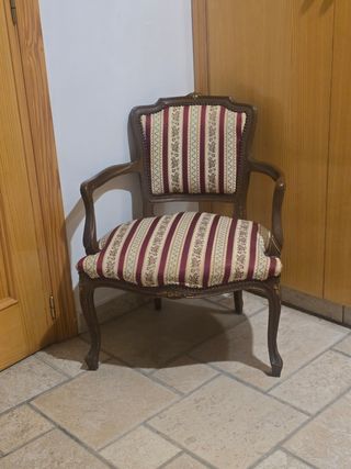 Diván estilo Luis XV dorado y rojo