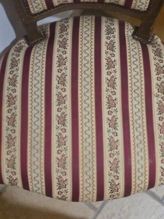 Diván estilo Luis XV dorado y rojo