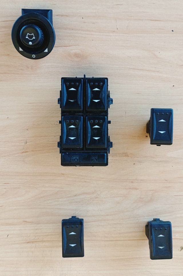 Botoneras Elevalunas Ford