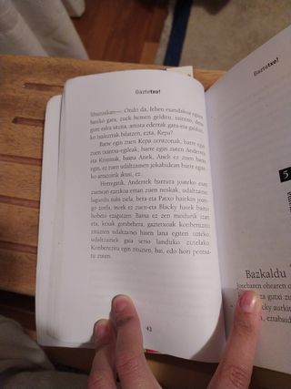 Libro Triánoko gau gorriak