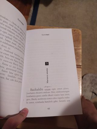 Libro Triánoko gau gorriak