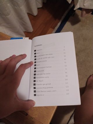 Libro Triánoko gau gorriak