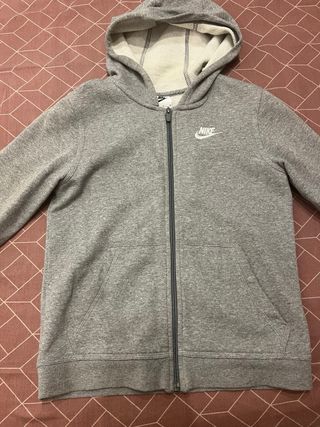 Sudadera Nike gris capucha niño T. 137-147 cm