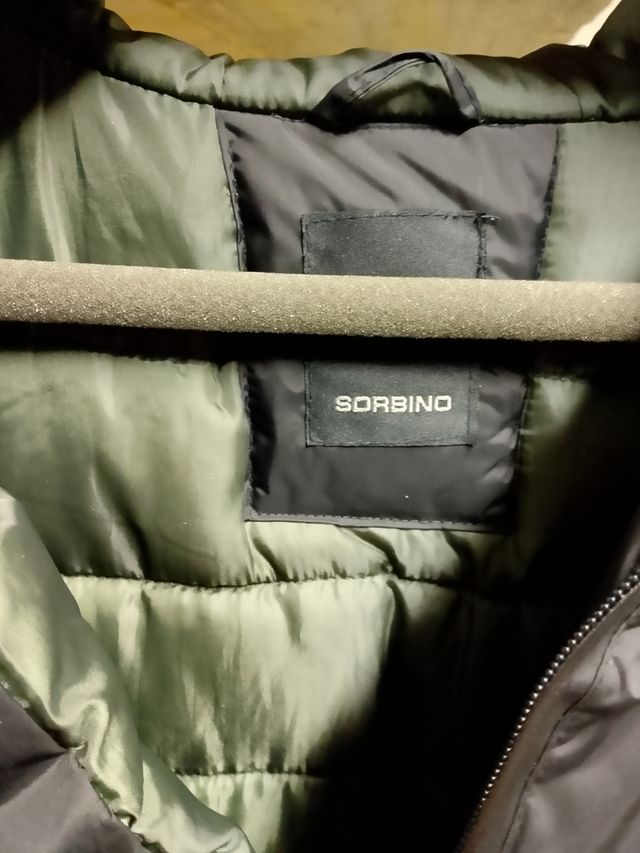 Giubbotto nero taglia M prezzo trattabile 