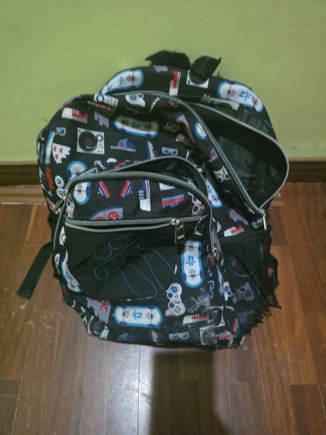 Mochila escolar con estampado de videojuegos