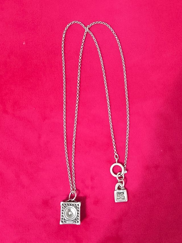 Collares de plata con colgantes