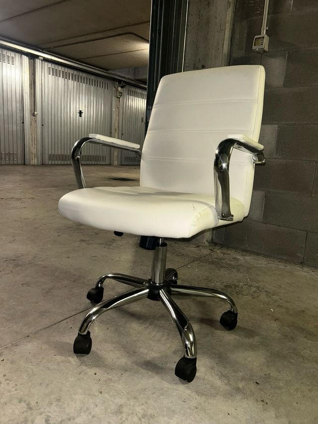 Sedia da ufficio bianca con rotelle,marca amazon