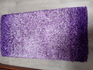 Alfombras pelo largo morado y blanco
