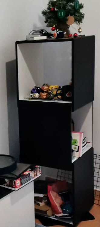 Estantería Cubos Giratoria Negra y Blanca