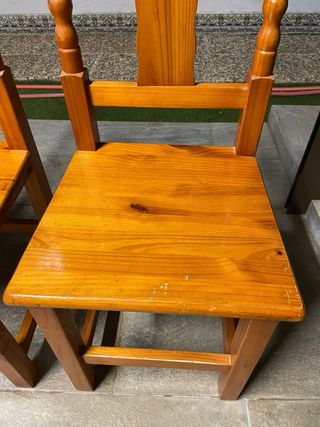 2 Sillas de madera por 10€