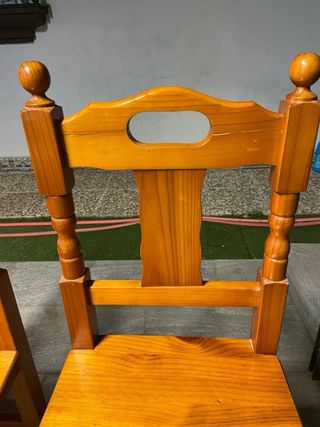 2 Sillas de madera por 10€